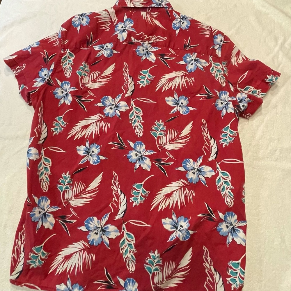 American eagle men’s Hawaiian shirt